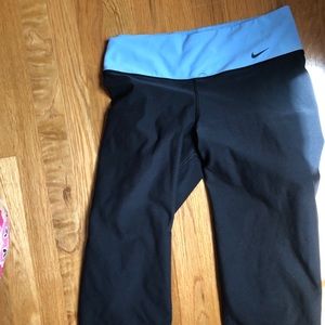 Nike cropped leggings